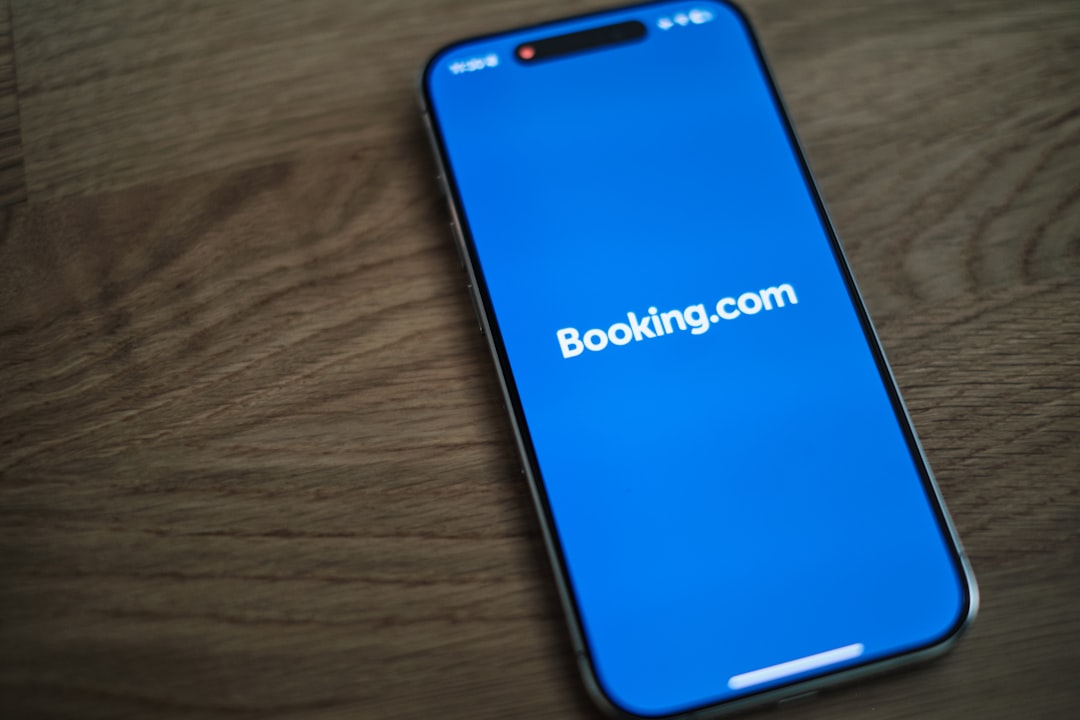スマートフォンでオンライン予約をするイメージ