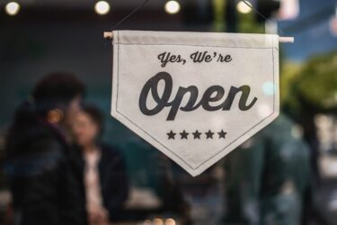 Googleローカル検索と他の集客サービスの違いは?比較でわかる強み
