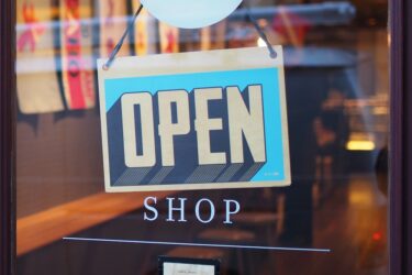 ローカルSEOとMEOの違いとは?意味と基本施策をやさしく解説